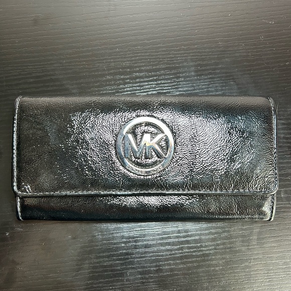 Michael Kors wallet - Picture 2 of 7